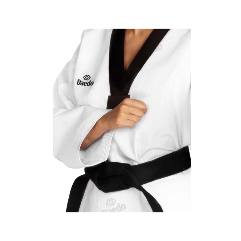 Dobok met zwarte kraag