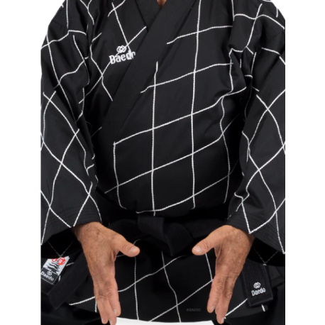 HAPKIDO-UNIFORM MET RUITVORMIG BORDUURWERK  ZWART