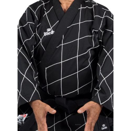 HAPKIDO-UNIFORM MET RUITVORMIG BORDUURWERK  ZWART